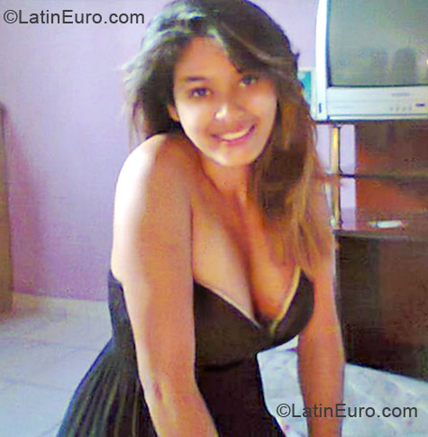 Date this foxy Brazil girl Iclianes from Sumare BR7722
