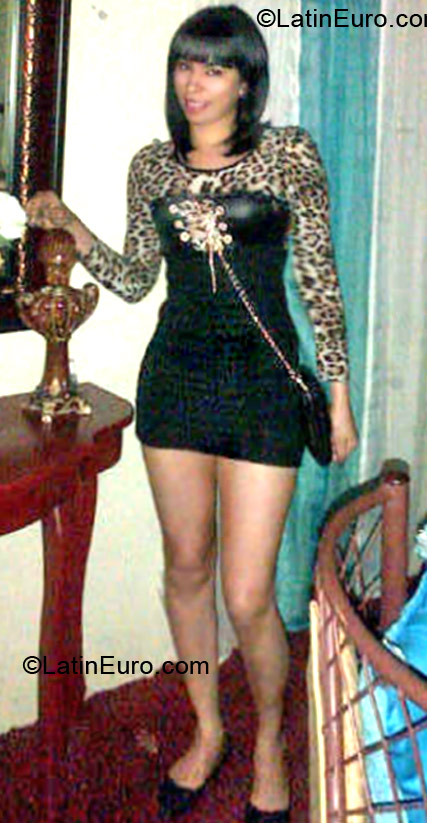 Date this voluptuous Dominican Republic girl Sherlyn from Santiago DO22626