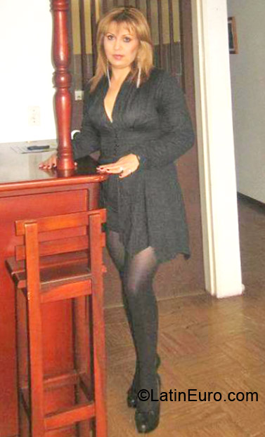 Date this hard body Colombia girl Luzelena from Manizales CO12923