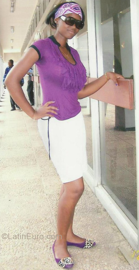 Date this young Zaire girl Shasha from Kinshasa ZR3