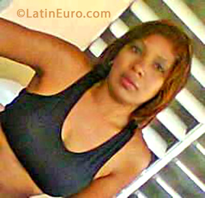 Date this sensual Dominican Republic girl Estebania from Santo Domingo DO15696