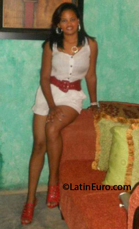 Date this exotic Dominican Republic girl Wendy from Santiago DO16150