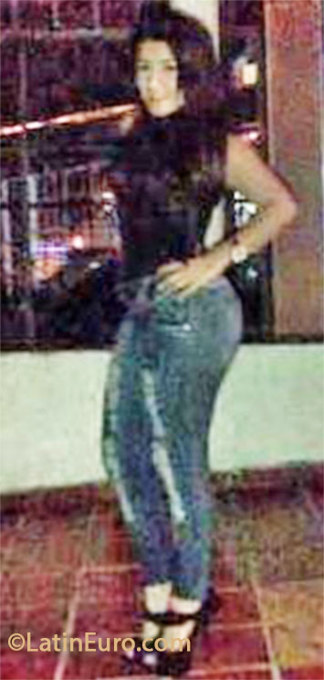 Date this charming Colombia girl Yuli from Bucaramanga CO13274
