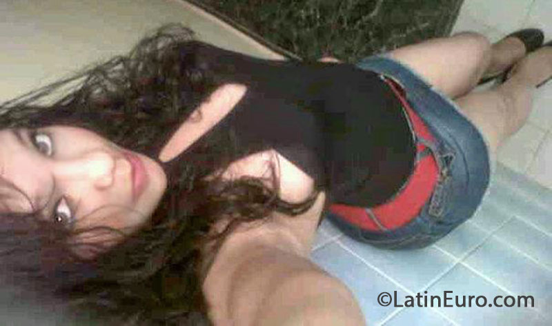 Date this gorgeous Dominican Republic girl Jhemi from Montecristi DO16244
