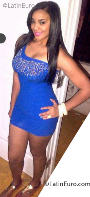 Date this voluptuous Dominican Republic girl Leydy from Santiago DO16297