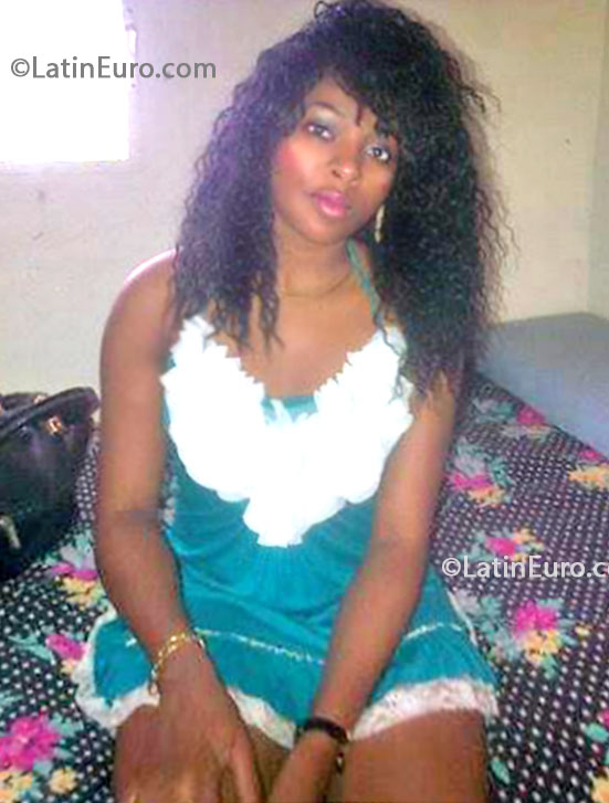 Date this georgeous Dominican Republic girl Mel from Higuey DO16302