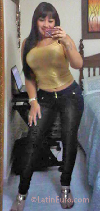 Date this sensual Colombia girl Zoraya from Medellin CO14831