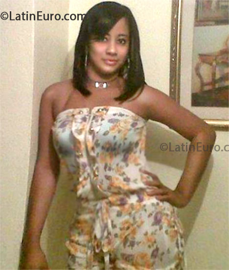 Date this attractive Dominican Republic girl Erika rodriguez from Santo Domingo DO16471