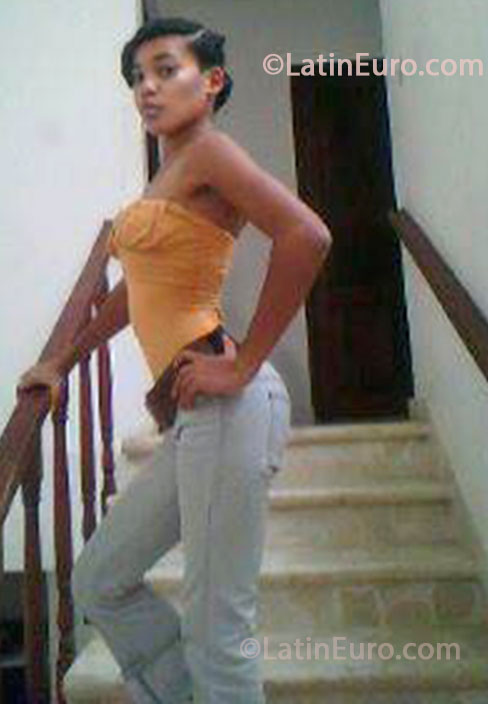 Date this passionate Dominican Republic girl Keymirlyn from Santo Domingo DO16595
