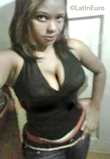 Date this funny Dominican Republic girl Nyna from Santiago DO16636