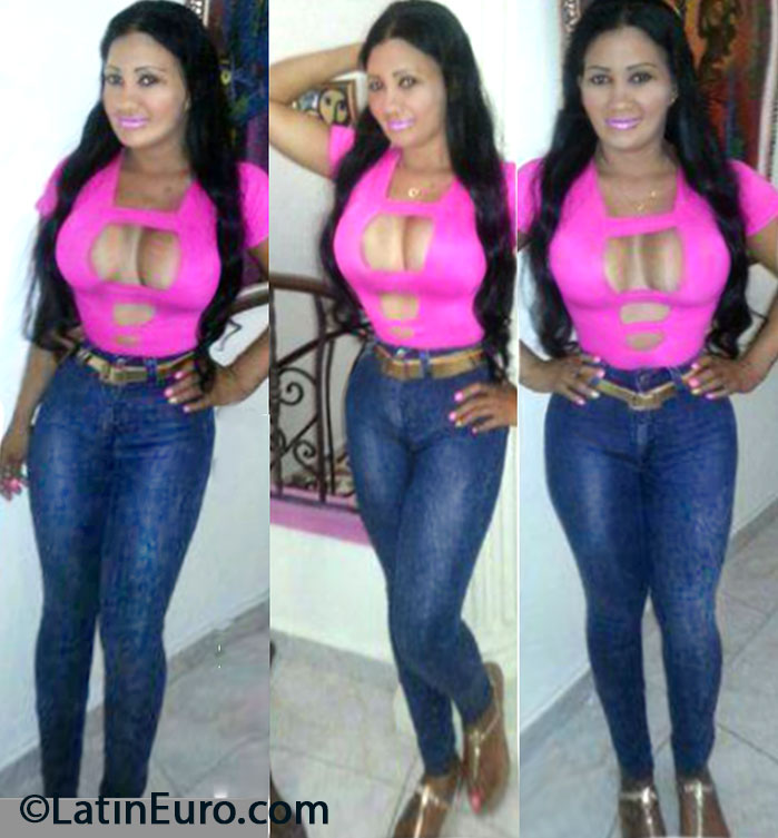 Date this stunning Dominican Republic girl Erica80 from Santo Domingo DO16637