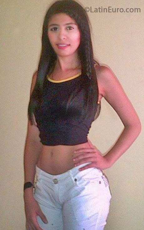 Date this charming Colombia girl Daniela from Cartago CO13577