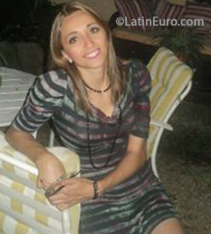 Date this attractive Brazil girl Zulmira from Sao Paulo BR8005