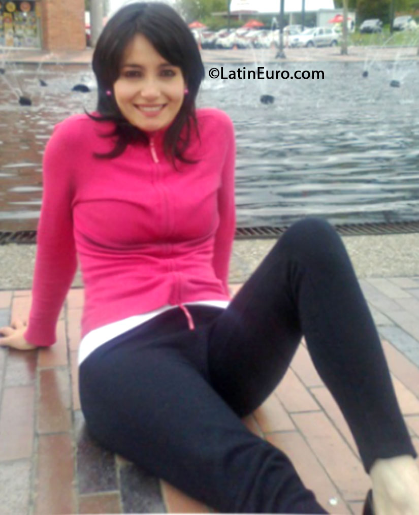 Date this pretty Colombia girl PAOLA from Bogota CO13638