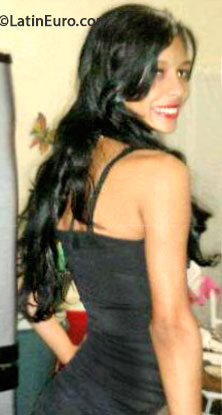 Date this nice looking Dominican Republic girl Paola from Santiago Rep. Dom DO16789