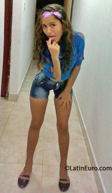 Date this nice looking Colombia girl Eva from Cartagena CO13719