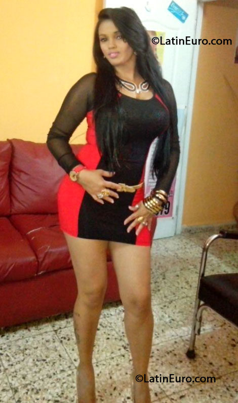 Date this georgeous Dominican Republic girl Esther from Santo Domingo DO16994