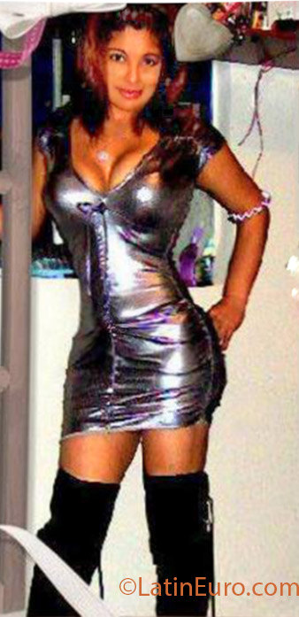 Date this young Colombia girl Alejandra from Bogota CO13849