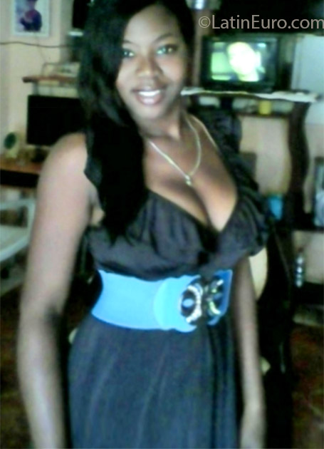 Date this hot Dominican Republic girl Yaquandy from Santo Domingo DO17140