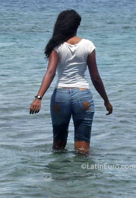 Date this hot Dominican Republic girl Yasiry from Santo Domingo DO20801