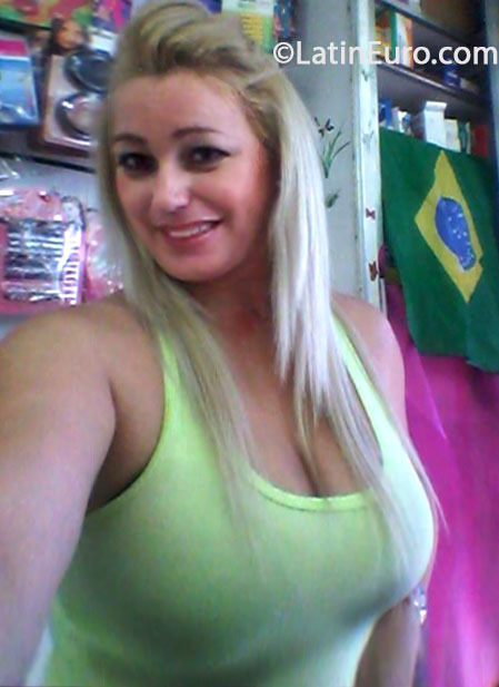 Date this delightful Brazil girl Rosemeire from Sao Paulo BR8102