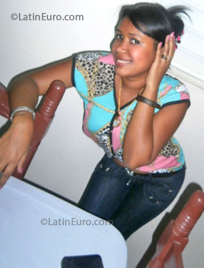 Date this funny Dominican Republic girl Maria from Santo Domingo DO17198