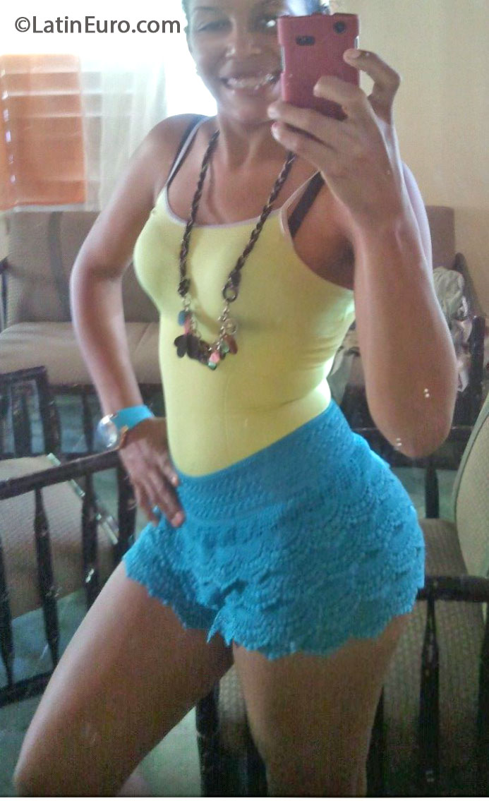 Date this passionate Dominican Republic girl Norke from Santo Domingo DO17245