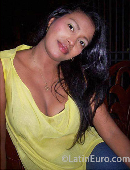 Date this passionate Colombia girl Maria melendez from Barranquilla CO17217