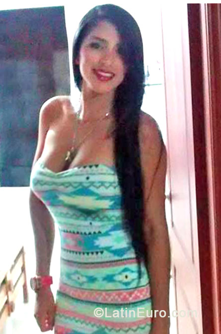 Date this young Colombia girl Alexa from Barranquilla CO14174