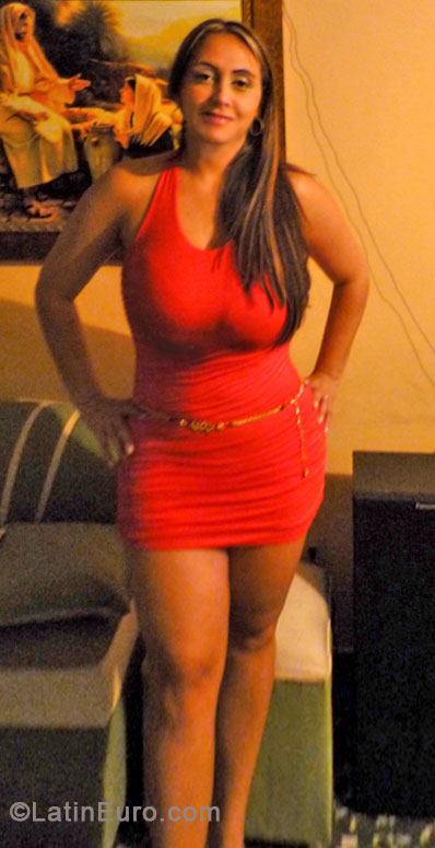 Date this nice looking Colombia girl Leidy Johanna from Medellin CO16730