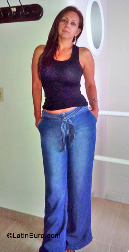 Date this tall Colombia girl Diana from Medellin CO14295