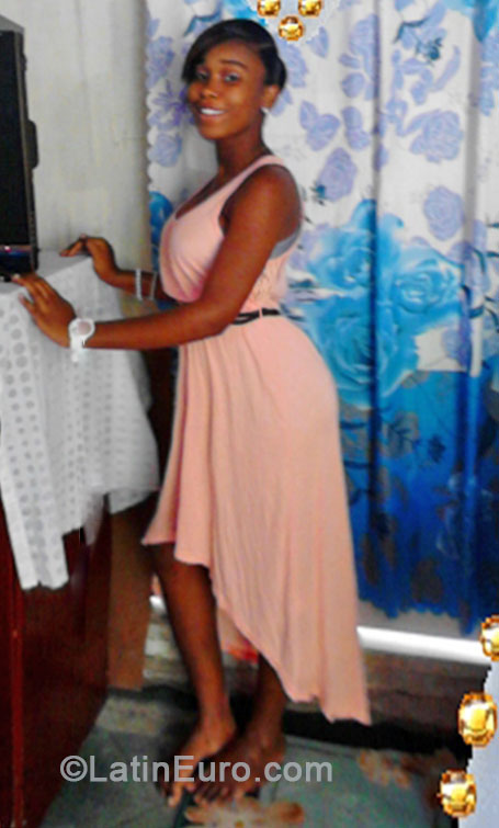 Date this sultry Jamaica girl Shani from clarendon JM1378