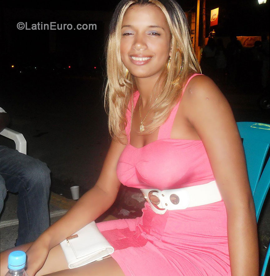 Date this georgeous Dominican Republic girl Viorques from Samana DO17744