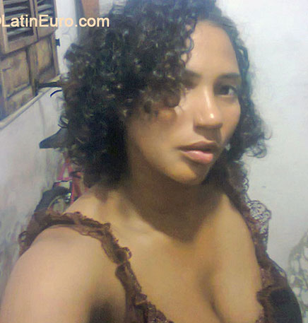 Date this beautiful Brazil girl Taciene from Sao Luis BR8856