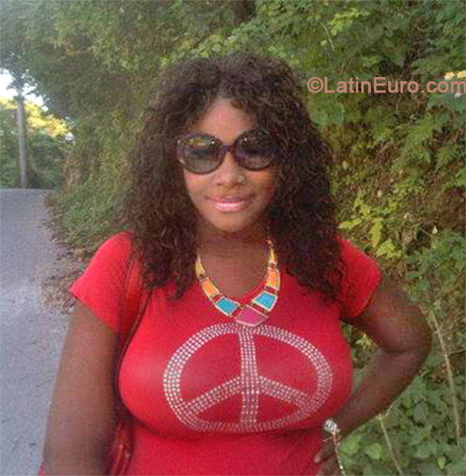 Date this voluptuous Jamaica girl Felicia from Kingston JM1406