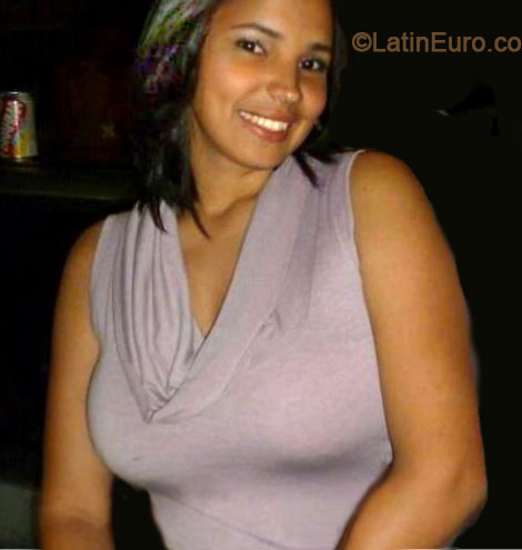 Date this attractive Brazil girl Monica from Goiania BR8288