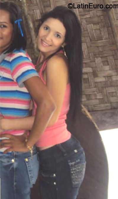 Date this cute Brazil girl Diana from Ipatinga BR8296
