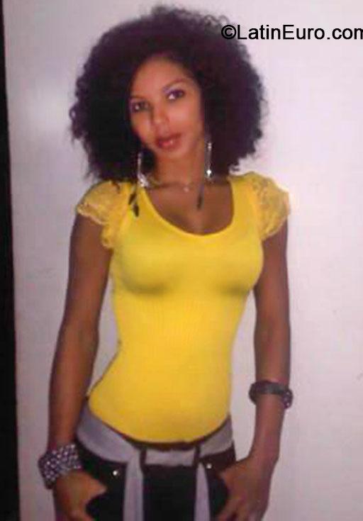 Date this fun Dominican Republic girl Rossy from Cotui DO17938