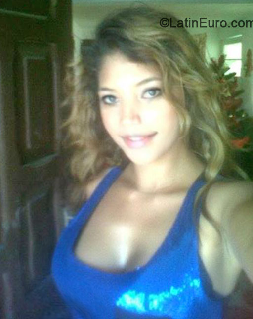 Date this sensual Venezuela girl Laura from Valencia VE149