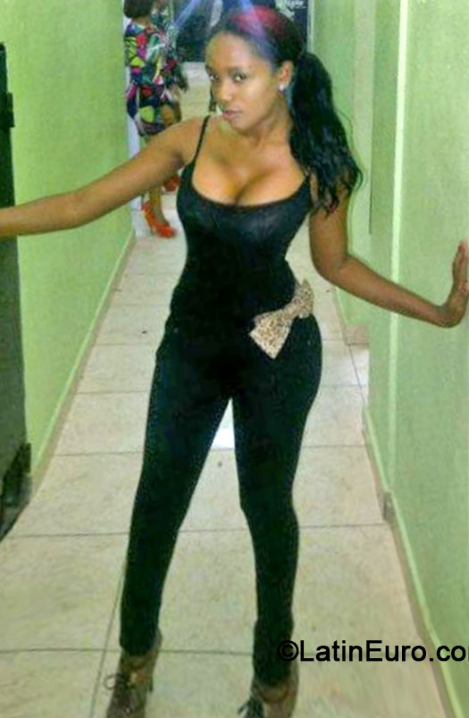 Date this charming Dominican Republic girl Bianni from Santo Domingo DO18002