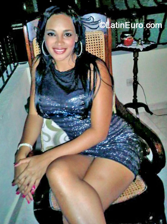 Date this charming Dominican Republic girl Argelia from Santiago DO18026