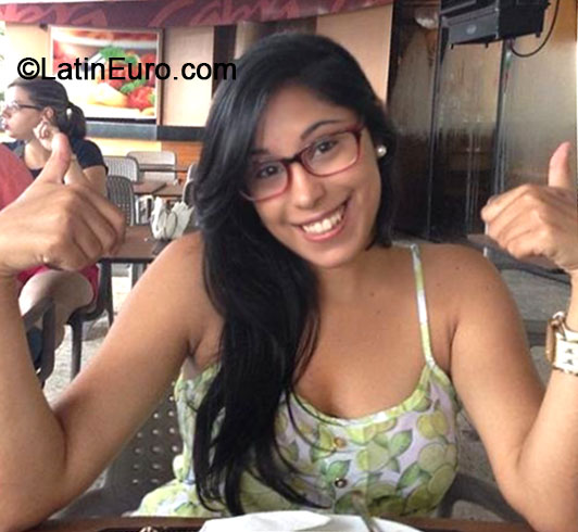 Date this charming Brazil girl Grasielle from Recife BR8396