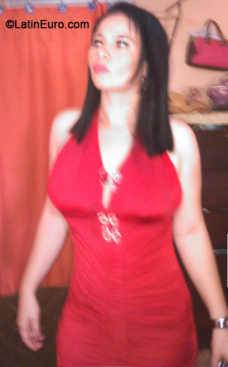 Date this georgeous Dominican Republic girl Ana from Santo Domingo DO18160