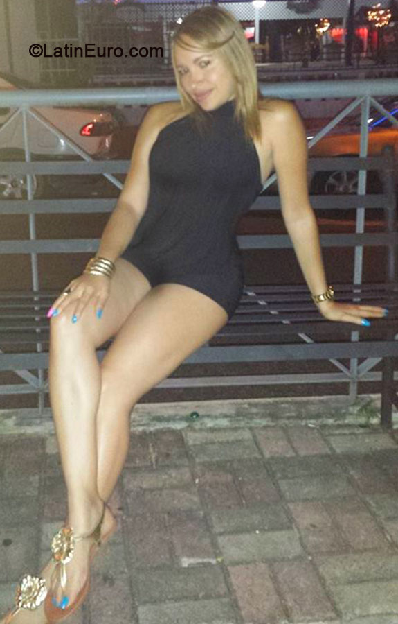 Date this attractive Dominican Republic girl Hilda lopez from Santiago DO18176