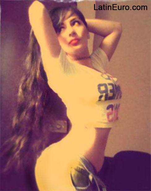 Date this tall Peru girl Lesly from Lima PE954