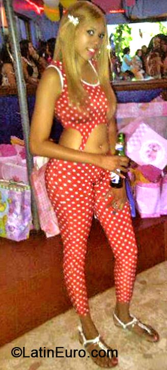 Date this hot Dominican Republic girl Dahina from Puerto Plata DO18306