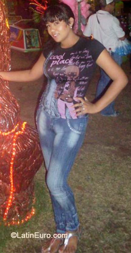 Date this delightful Colombia girl Andrea from Barranquilla CO14767