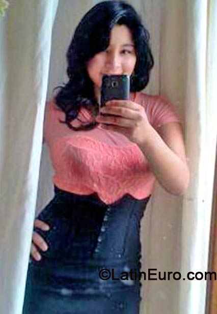Date this tall Peru girl Madeleine from Huanuco PE893