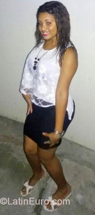 Date this voluptuous Dominican Republic girl Olga maria from Santo Domingo DO18366