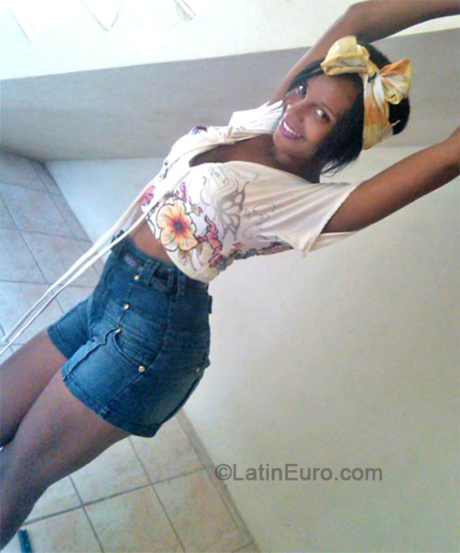 Date this sultry Jamaica girl Colleen from Clarendon JM1552